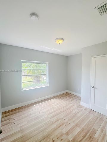 14801 Lincoln Blvd, Miami, FL 33176