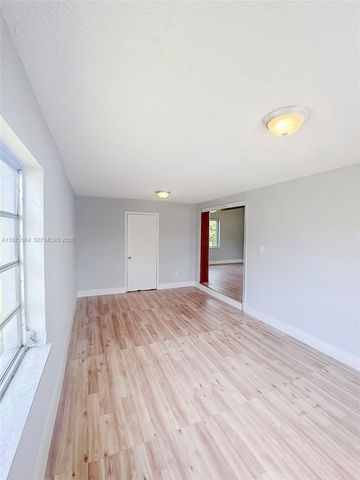 14801 Lincoln Blvd, Miami, FL 33176