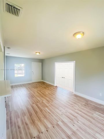 14801 Lincoln Blvd, Miami, FL 33176