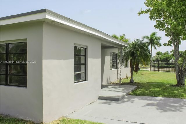 14801 Lincoln Blvd, Miami, FL 33176