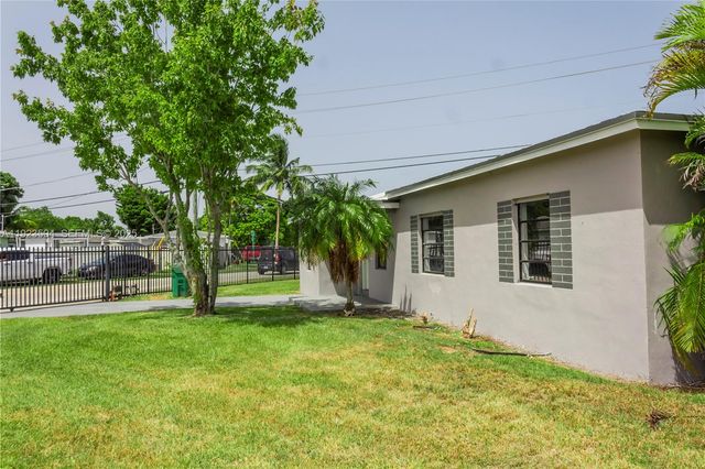 14801 Lincoln Blvd, Miami, FL 33176