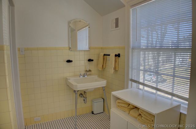 3015 S Madison Avenue, Tulsa, OK 74114