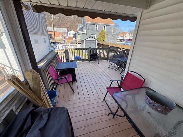 915 Evans St, New Kensington, PA 15068