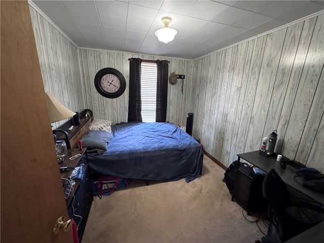 915 Evans St, New Kensington, PA 15068