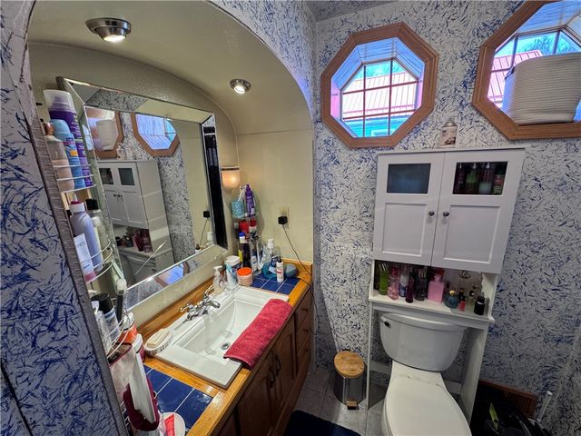 915 Evans St, New Kensington, PA 15068