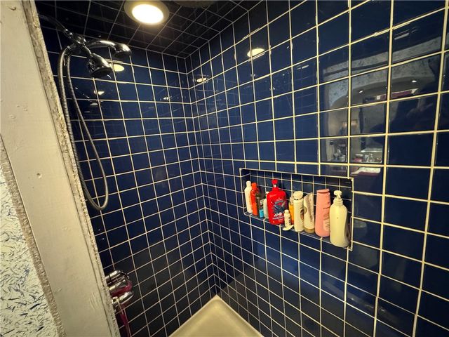 915 Evans St, New Kensington, PA 15068