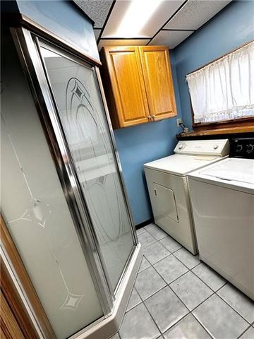 915 Evans St, New Kensington, PA 15068