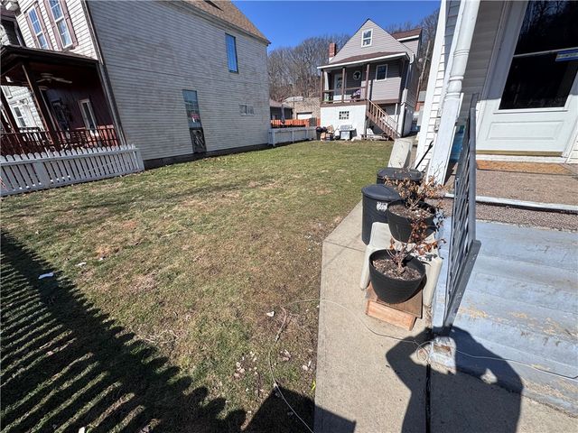 915 Evans St, New Kensington, PA 15068