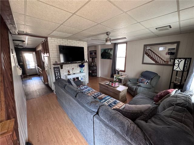 915 Evans St, New Kensington, PA 15068