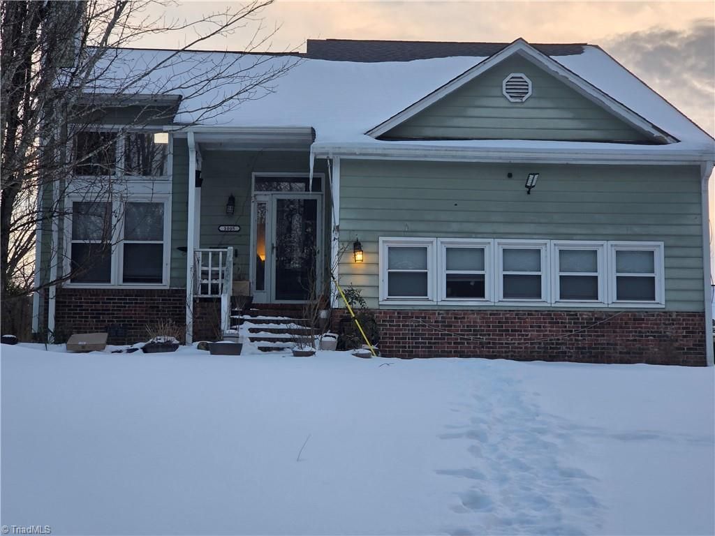 1005 Deerfield Drive, Reidsville, NC 27320