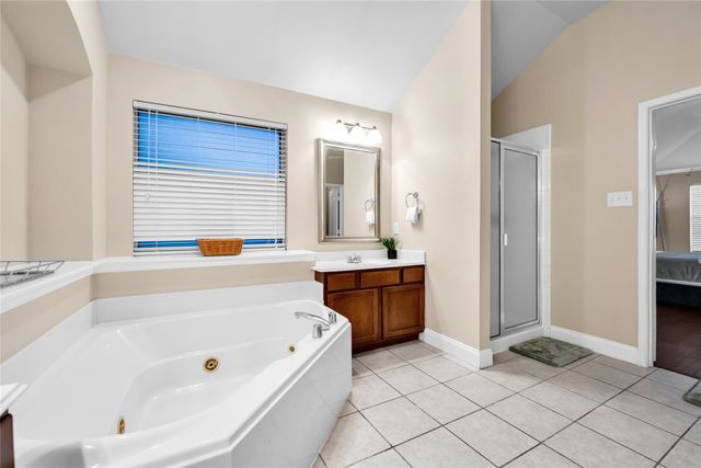 308 foxbury Drive, Euless, TX 76040