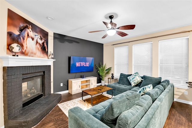 308 foxbury Drive, Euless, TX 76040