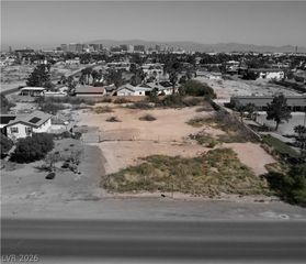 220 East Robindale Road, Las Vegas, NV 89123