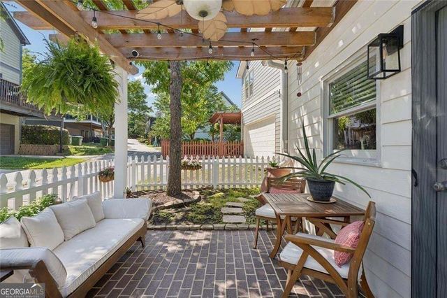 1673 Barfield Run NW, Atlanta, GA 30318