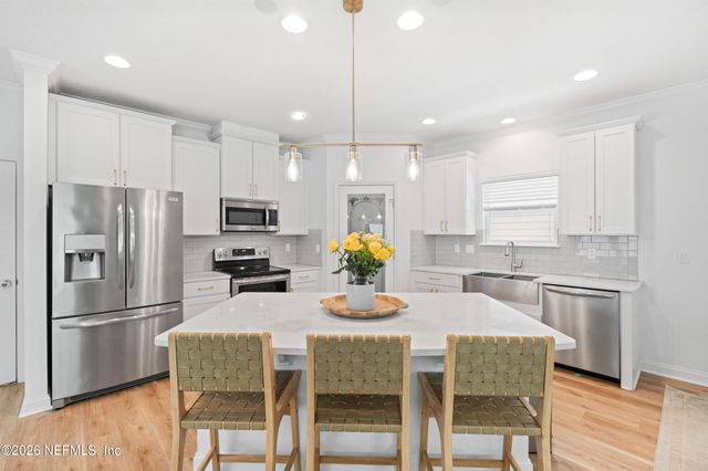 4013 COASTAL COVE Circle, Jacksonville, FL 32224