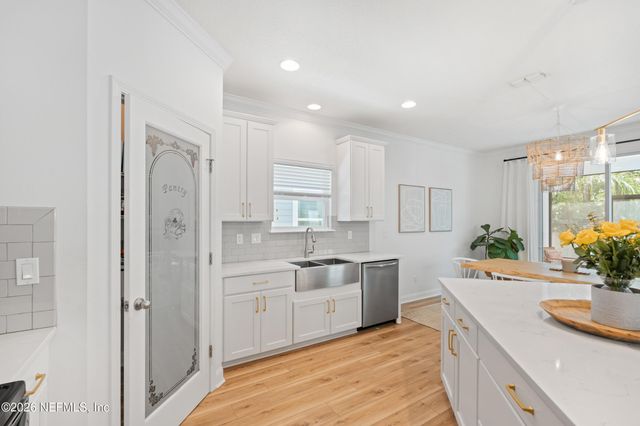 4013 COASTAL COVE Circle, Jacksonville, FL 32224