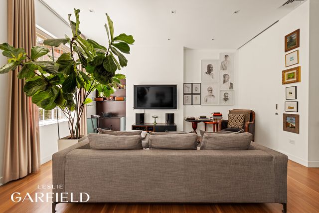 214 E 70th St Apt 4, New York City, NY 10021