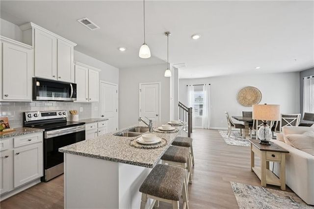 405 Lanier Circle, Woodstock, GA 30189