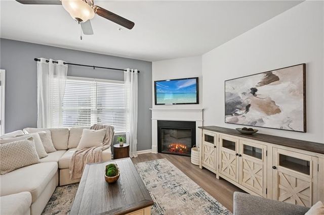 405 Lanier Circle, Woodstock, GA 30189