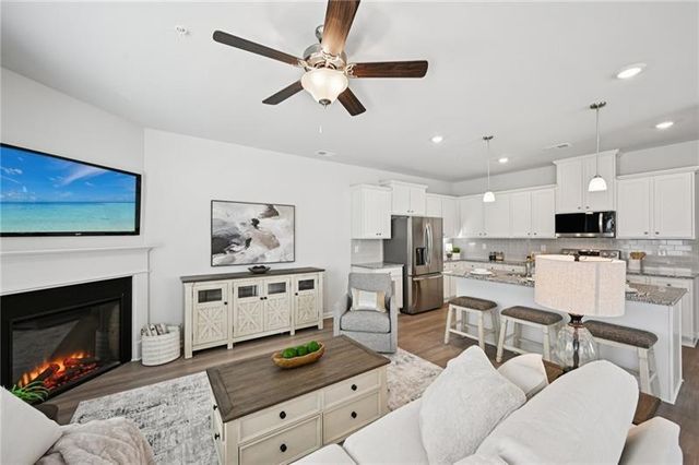 405 Lanier Circle, Woodstock, GA 30189