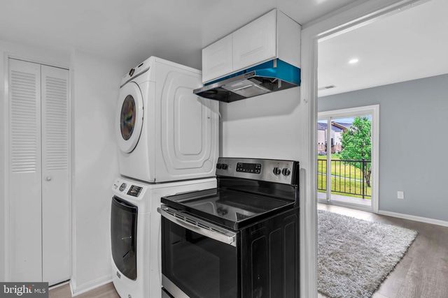 1046-C MARGATE CT, Sterling, VA 20164