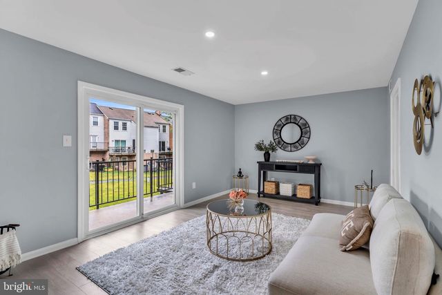 1046-C MARGATE CT, Sterling, VA 20164