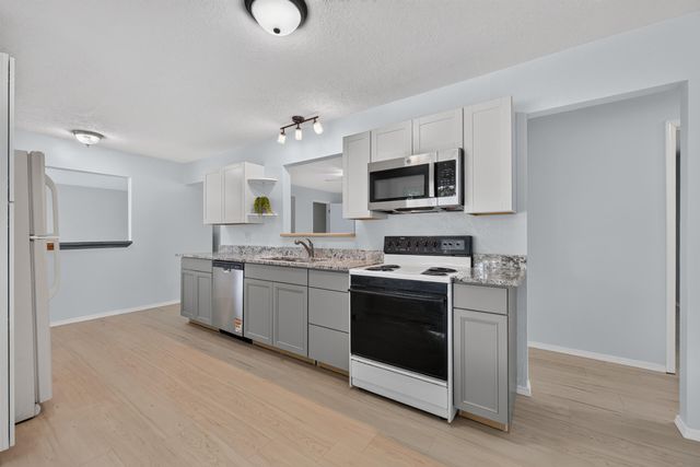 1004 Wade Circle NE, Albuquerque, NM 87112