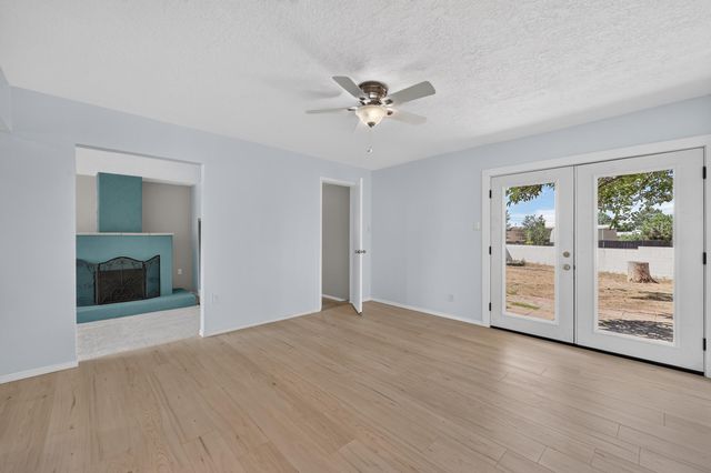 1004 Wade Circle NE, Albuquerque, NM 87112