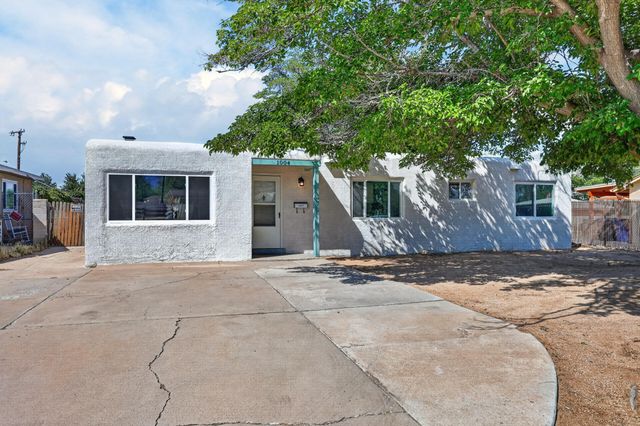 1004 Wade Circle NE, Albuquerque, NM 87112