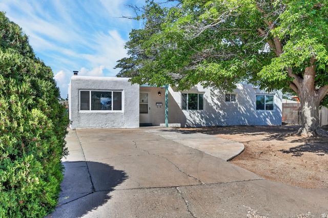1004 Wade Circle NE, Albuquerque, NM 87112