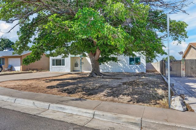 1004 Wade Circle NE, Albuquerque, NM 87112