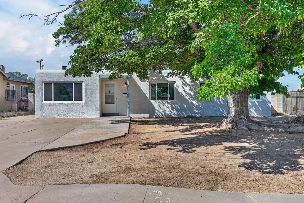 1004 Wade Circle NE, Albuquerque, NM 87112