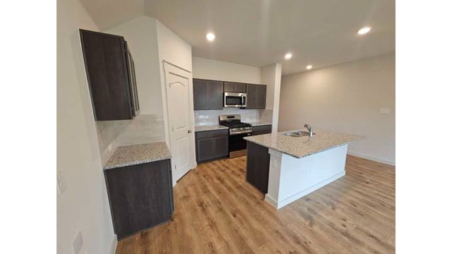111 John Laurens Drive, Venus, TX 76084