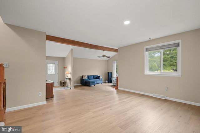 20603 BLUEBIRD AVE, Hagerstown, MD 21742