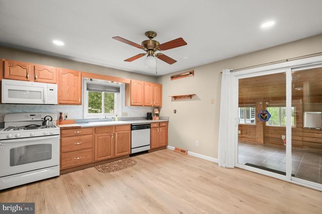 20603 BLUEBIRD AVE, Hagerstown, MD 21742
