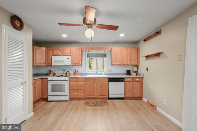 20603 BLUEBIRD AVE, Hagerstown, MD 21742