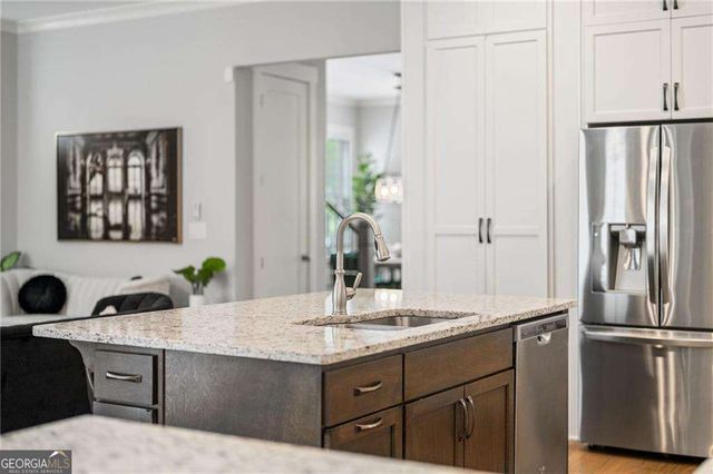 1884 Pointe Place Avenue, Atlanta, GA 30338
