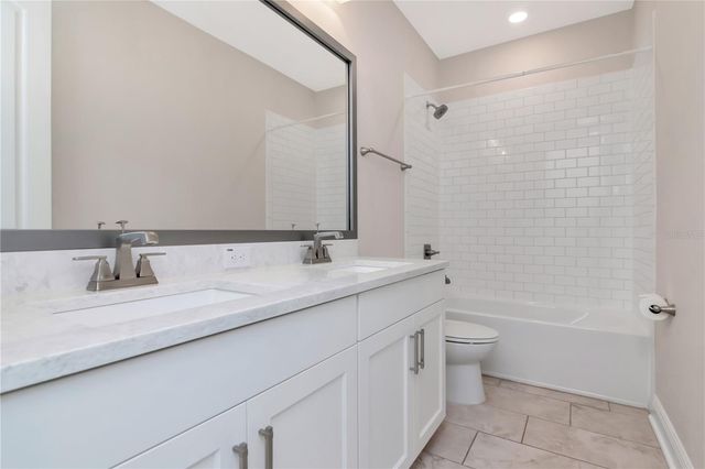 3408 W HAWTHORNE ROAD, Tampa, FL 33611