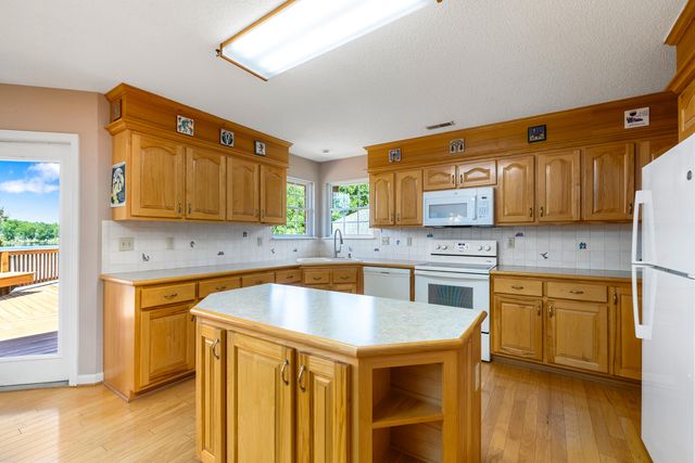 3 Green Lake Drive, Manning, SC 29102