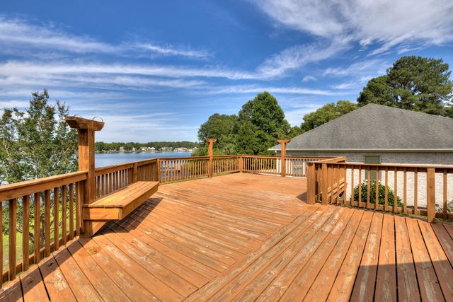 3 Green Lake Drive, Manning, SC 29102