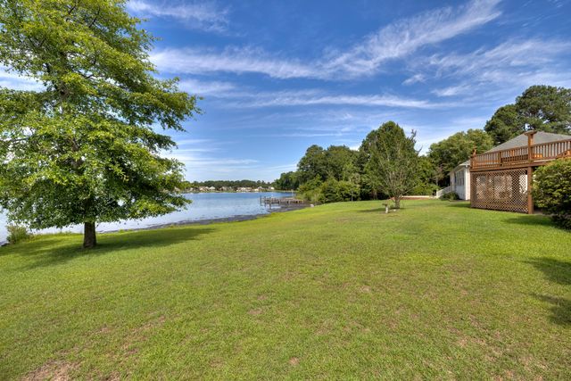 3 Green Lake Drive, Manning, SC 29102