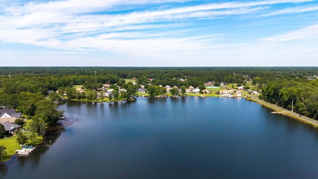 3 Green Lake Drive, Manning, SC 29102