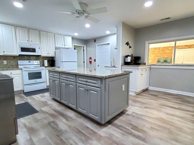 3 Green Lake Drive, Manning, SC 29102