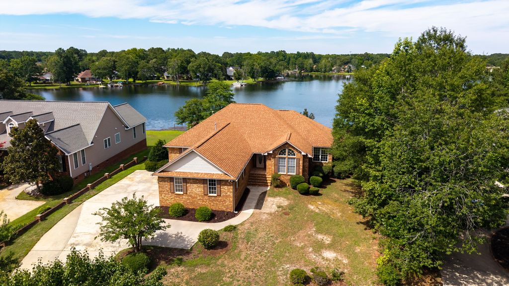3 Green Lake Drive, Manning, SC 29102
