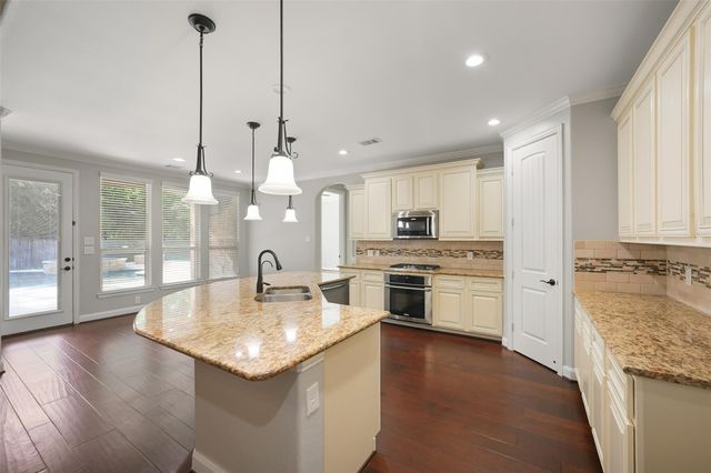 107 Jordans Place, Montgomery, TX 77316