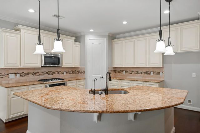 107 Jordans Place, Montgomery, TX 77316