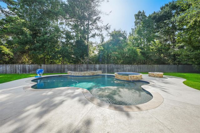 107 Jordans Place, Montgomery, TX 77316