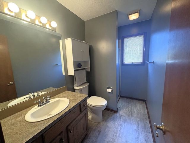 1007 Burr Oak Ln, Salina, KS 67401