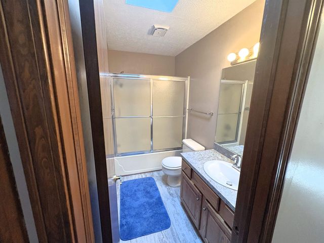 1007 Burr Oak Ln, Salina, KS 67401