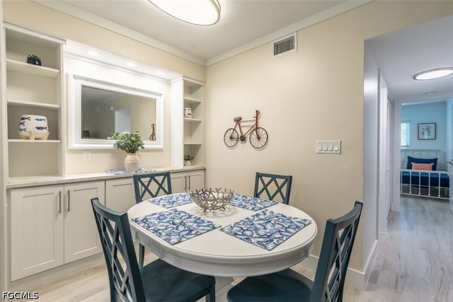 1100 Gulf Shore BLVD N 110, Naples, FL 34102